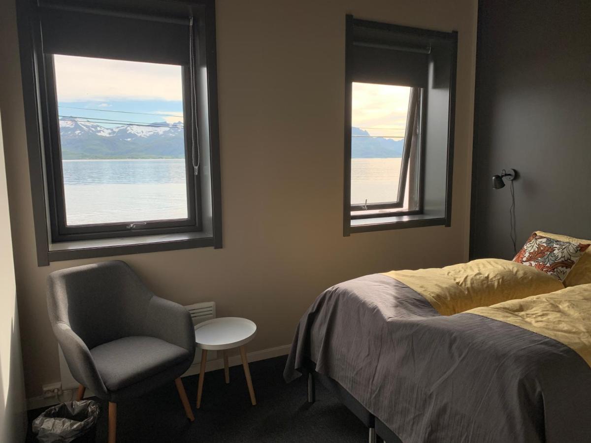 מלון Skaland Bedehuset Basecamp Senja מראה חיצוני תמונה